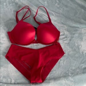 Victoria’s Secret Very Sexy Push-Up Bra 32D